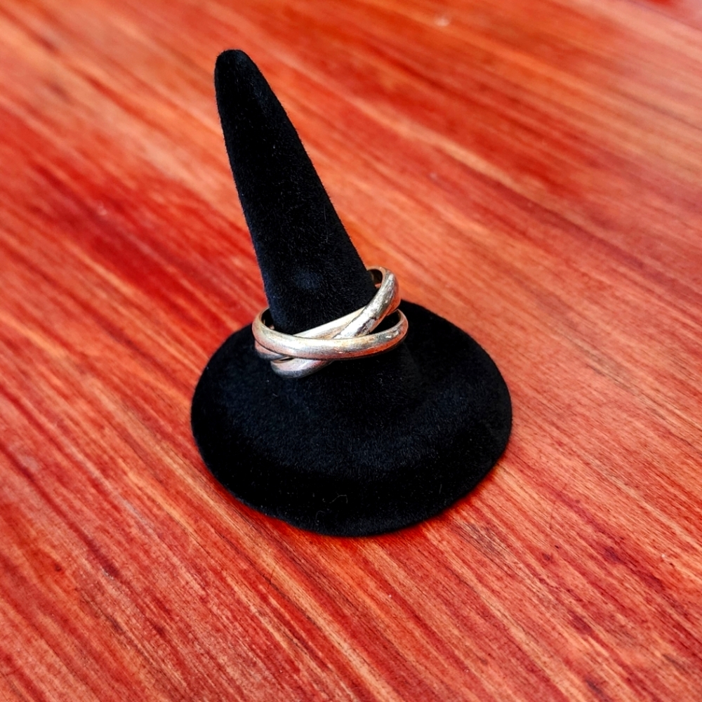 Elegant Silver and Gold Women's Ring